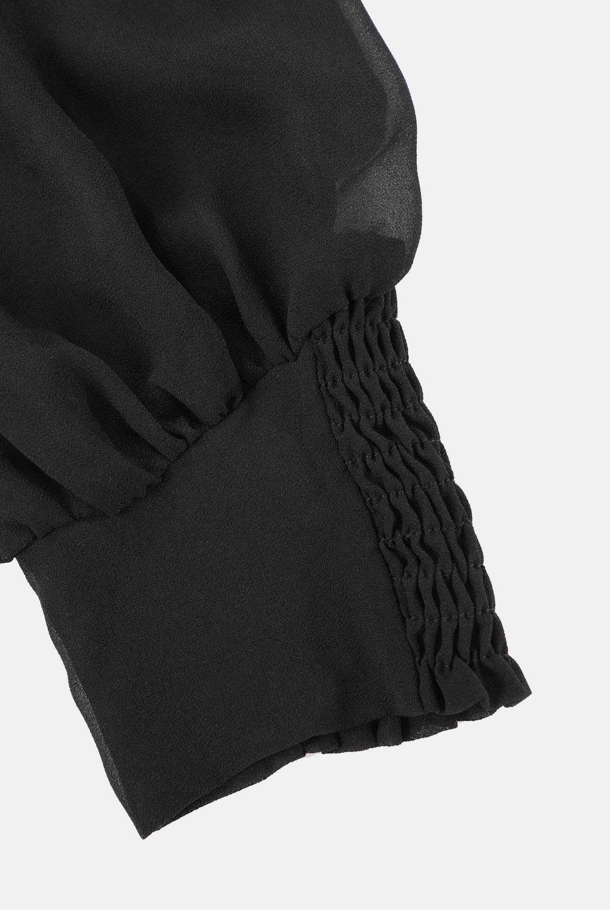 Elegant & Versatile Cropped Top